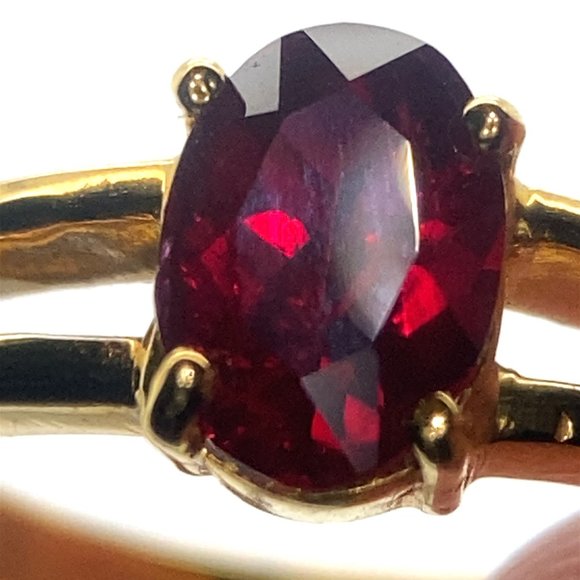 Ruby 1.42ct Solid 18K Yellow Gold Ring - Picture 3 of 7